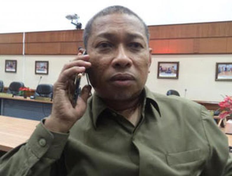 Dewan Desak Dinas PU Riau Perbaiki Jalan Rusak