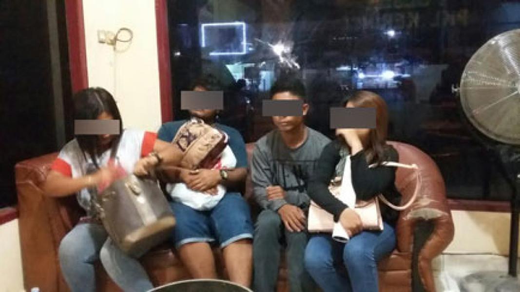 Dua Pasangan Mesum Digrebek Polsek Pangkalan Kerinci di Wisma Sarina