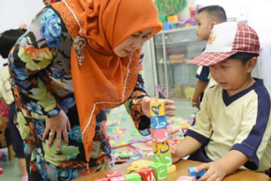 Hadiri Hari Jadi PAUD Kasih Lestari Ke-10, Zulaikhah Wardan Terharu