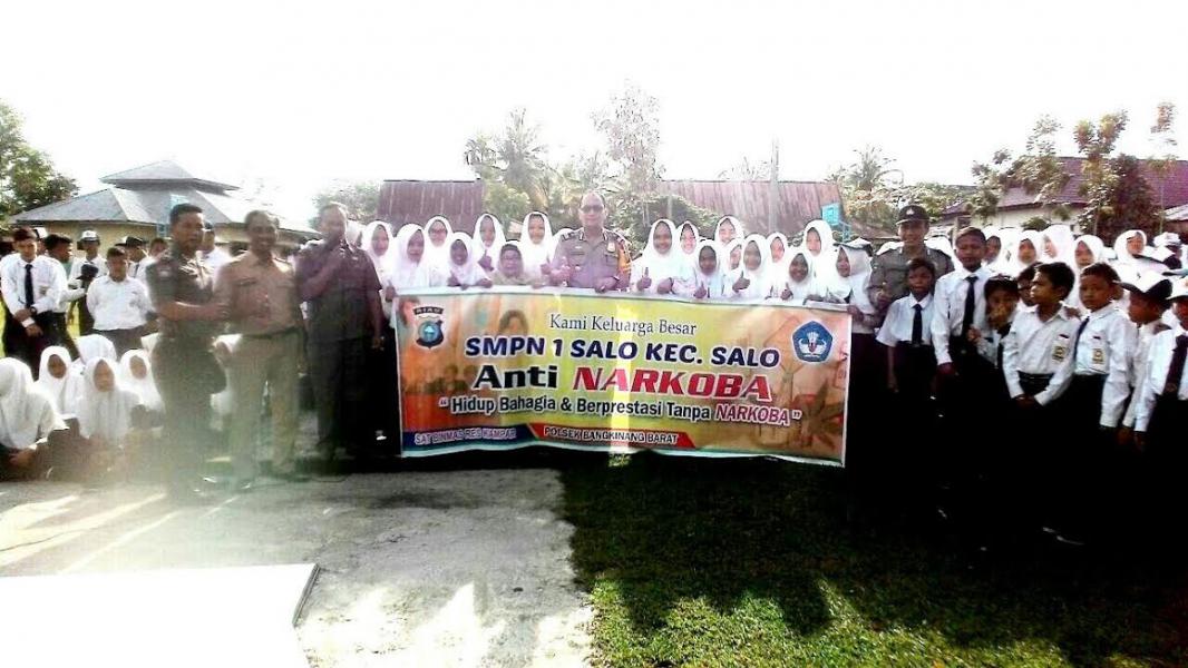 Kapolsek Bangkinang Barat Lakukan Sosialisai di SMPN 1 Salo