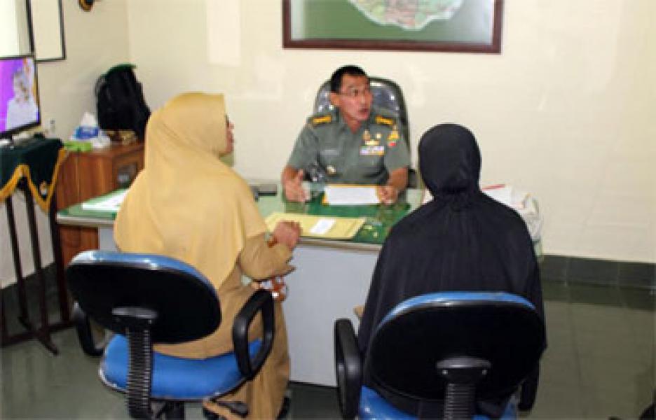 Korem 031/Wirabima Beri Santunan Kematian Kepada Ahli Waris Keluarga Prajurit