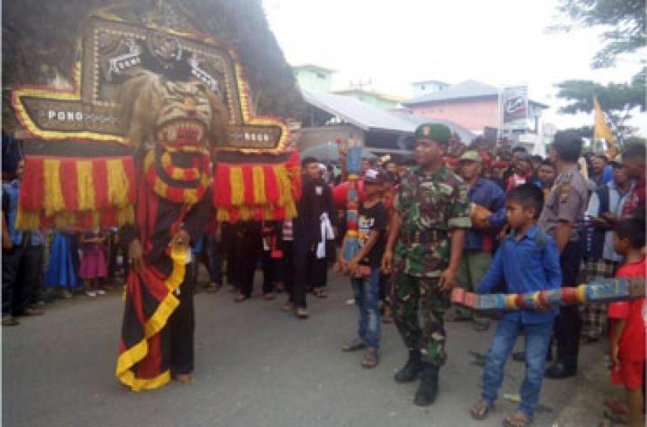 Lestarikan Kesenian Reog, Ini yang Dilakukan Babinsa Pekan Kempas Jaya