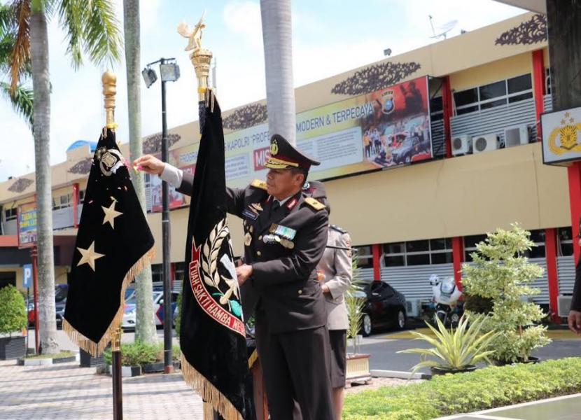 Naik Jadi Tipe A, Kapolda Riau Gelar Ritual Cuci Bendera Pataka Tuah Sakti Hamba Negeri