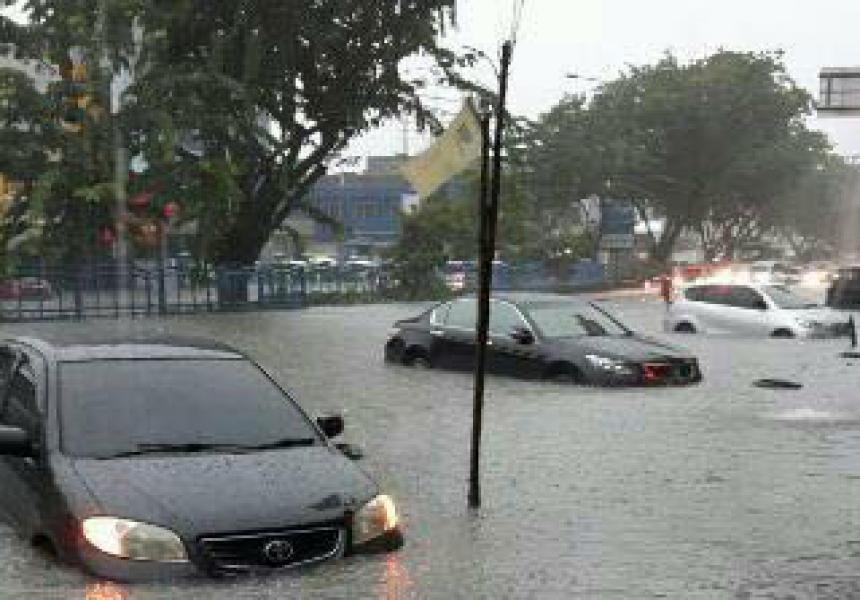 Perlu Data Titik Banjir dan Evaluasi Penyebab Banjir di Pekanbaru
