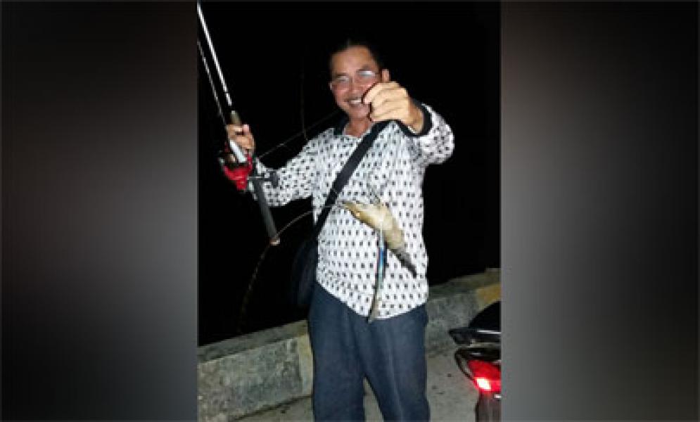 Plt Sekda Rohil Mancing Ikan malah dapat Udang Galah