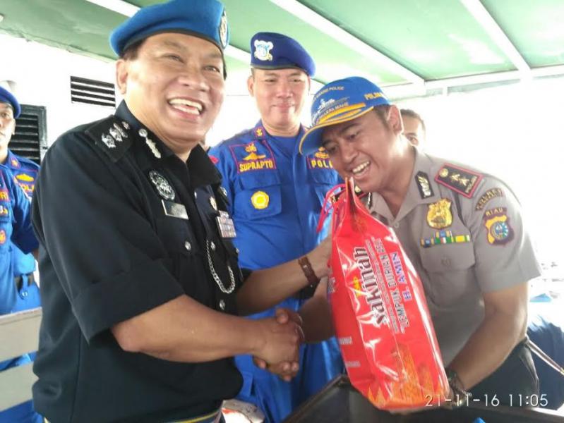 Polres Bengkalis Serahkan Kapal Speed Boad Tiger Johor Yang Dicuri OTK ke Polisi Diraja Malaysia