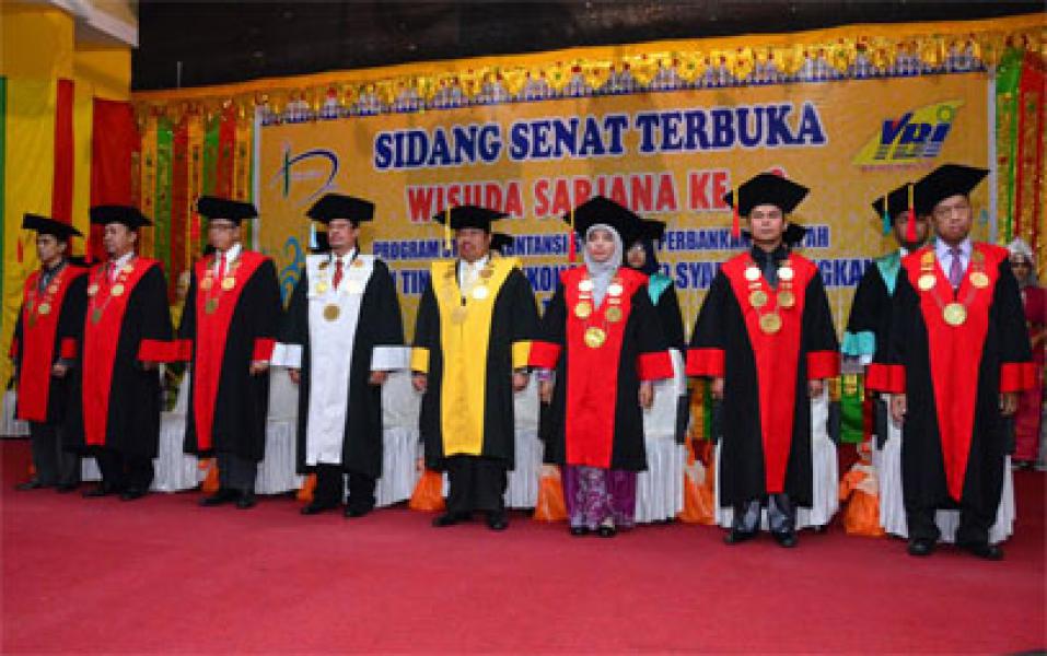 STIE Syariah Bengkalis Wisuda 141 Mahasiswanya