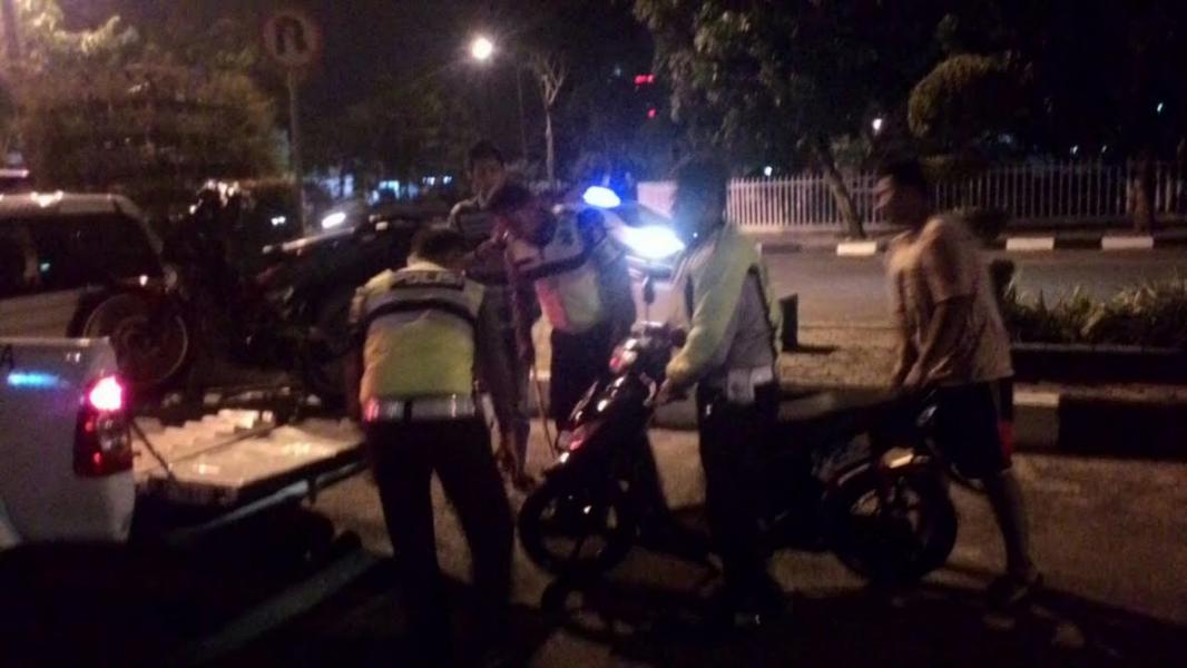 Satlantas Polresta Pekanbaru Bubarkan Aksi Balap Liar di Jalan Cut Nyak Dien