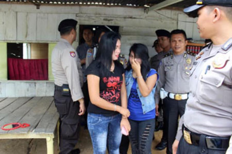 Tiga Perempuan Cafe Terjaring Razia Pekat di Jalintim Tanjung Raya