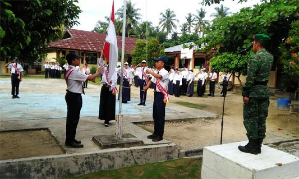 Irup Upacara Bendera, Danramil 02 Rambah Minta Siswa Siswi Jauhi Narkoba