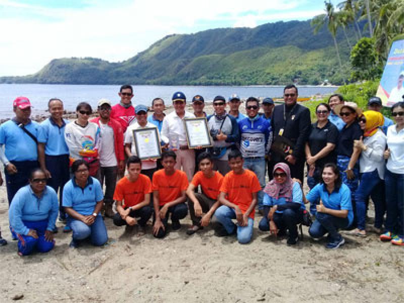 Lanud Pattimura Pecahkan Rekor MURI Paralayang