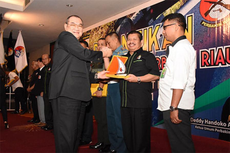 Pengurus Perbakin Riau Dilantik, Bupati Bengkalis Ucapkan Tahniah