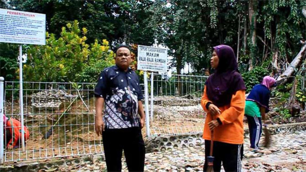 Sekelumit Kisah Kompleks Makam Raja-Raja Rambah 