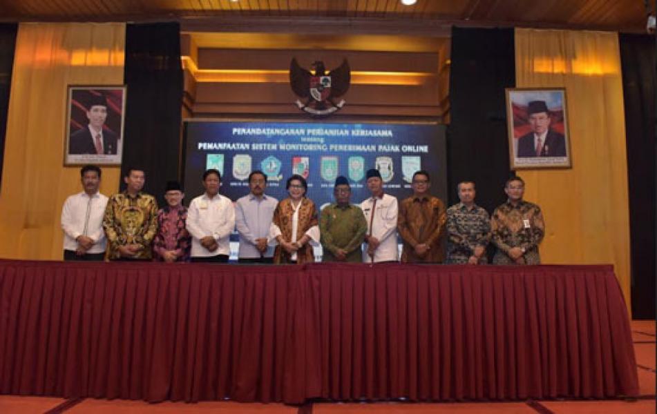 Bank Riau Kepri dan Empat BPD Lainnya Teken MoU Dengan 16 Bupati/Walikota Tentang Pajak Online