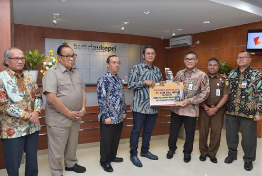 CSR Bank Riau Kepri, Pemkab Bintan Terima 1 Unit Mobil Pelayanan Pajak Daerah 