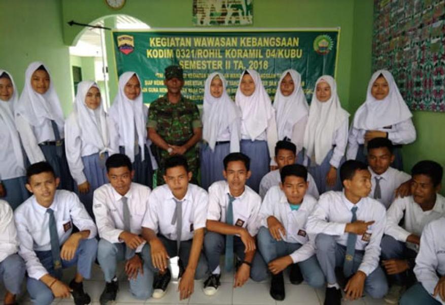 Danramil 04/Kubu Beri Pembekalan Wawasan Kebangsaan Kepada Siswa SMA 