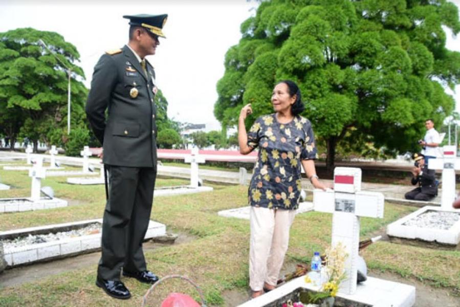 Danrem 031/WB Pimpin Ziarah Nasional Hari Pahlawan Ke-73 Di TMP Kusuma Dharma