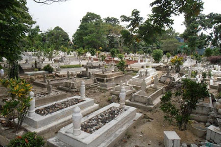 Hadapi Dua Malaikat Kubur, Ini Beda Muslim dan Non-Muslim