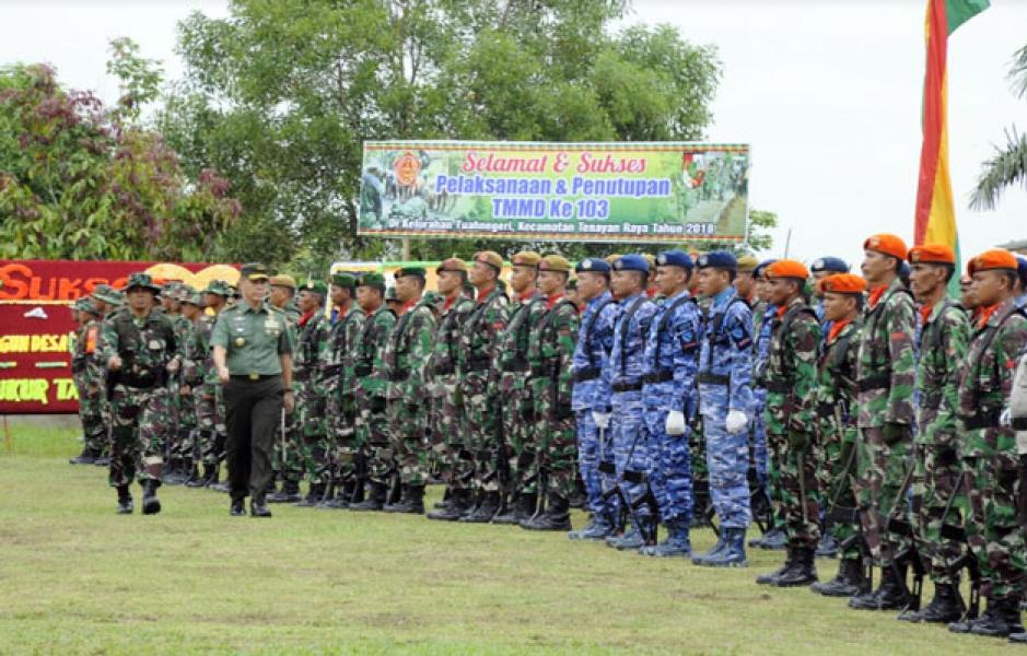 Irjenad Mayjen TNI Johny L Tobing Tutup TMMD 103 Kodim 0301/Pbr