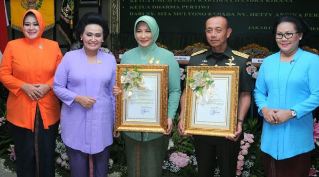 Ketua Umum Dharma Pertiwi Pimpin Sertijab Ketua Umum Persit Kartika Chandra Kirana