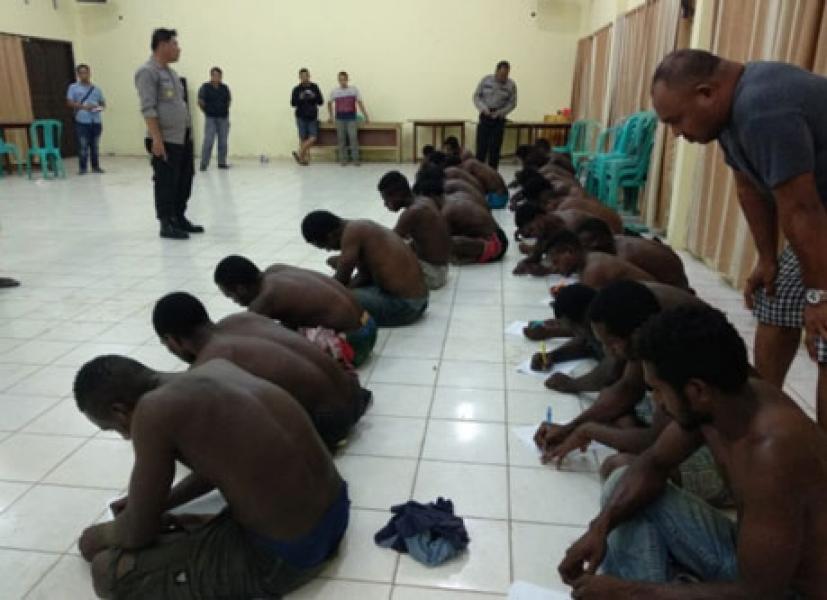 Massa Serang Polisi di Merauke, 7 Orang Terluka