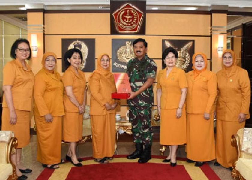 Panglima TNI Terima Pengurus Pusat Piveri