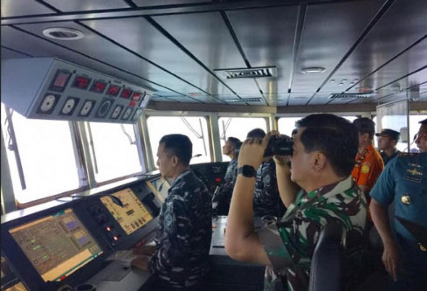 Panglima TNI Tinjau KRI Rigel-933 di Perairan Tanjung Karawang