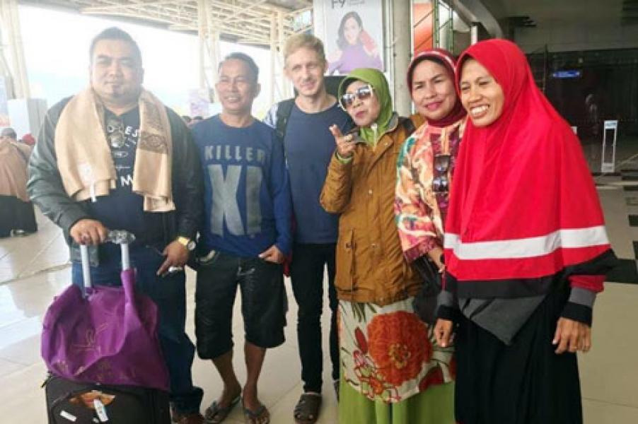 Petinggi Forum Pemred Riau, APSI & KPJ Terbang ke Palu Bantu Korban Tsunami  