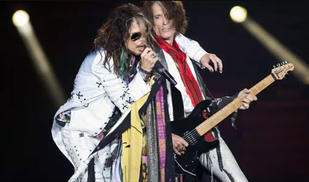 Pingsan di Tengah Konser, Gitaris Aerosmith Masuk Rumah Sakit