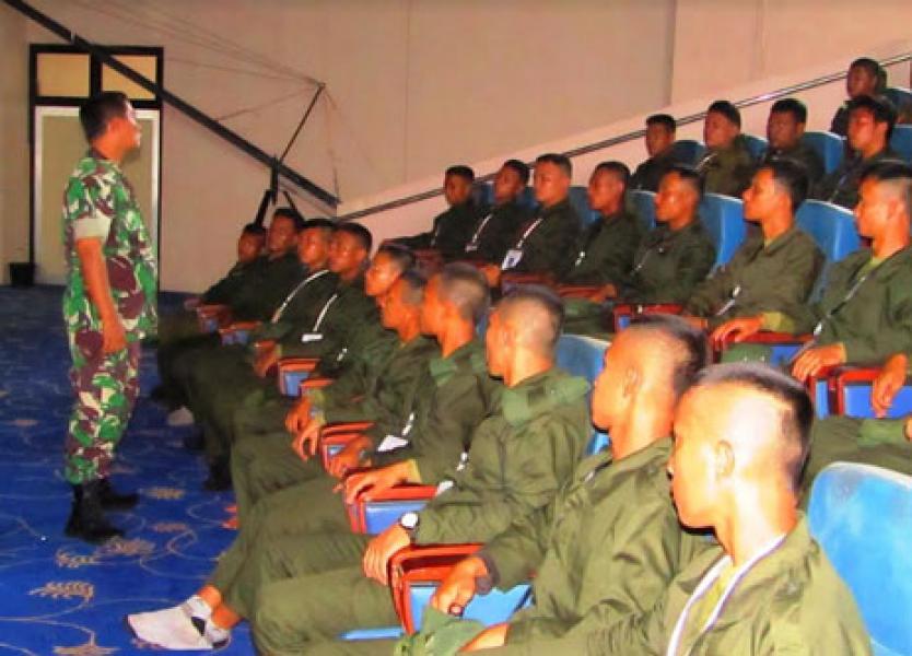 Puluhan Satuan Khusus Bela Negara Terima Materi Dari Danramil 02 Rambah