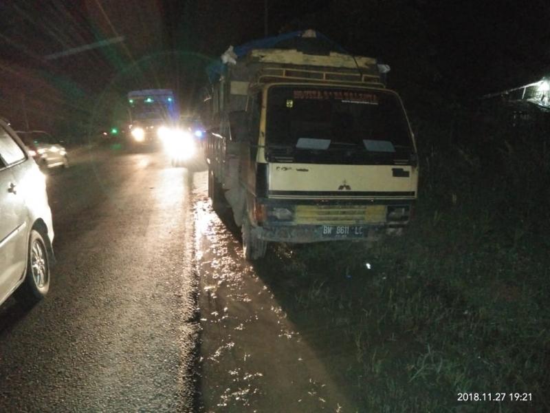 Rem Blong, Pria Paruh Baya Tewas Terlindas Truck Usai Lompat dari Truk
