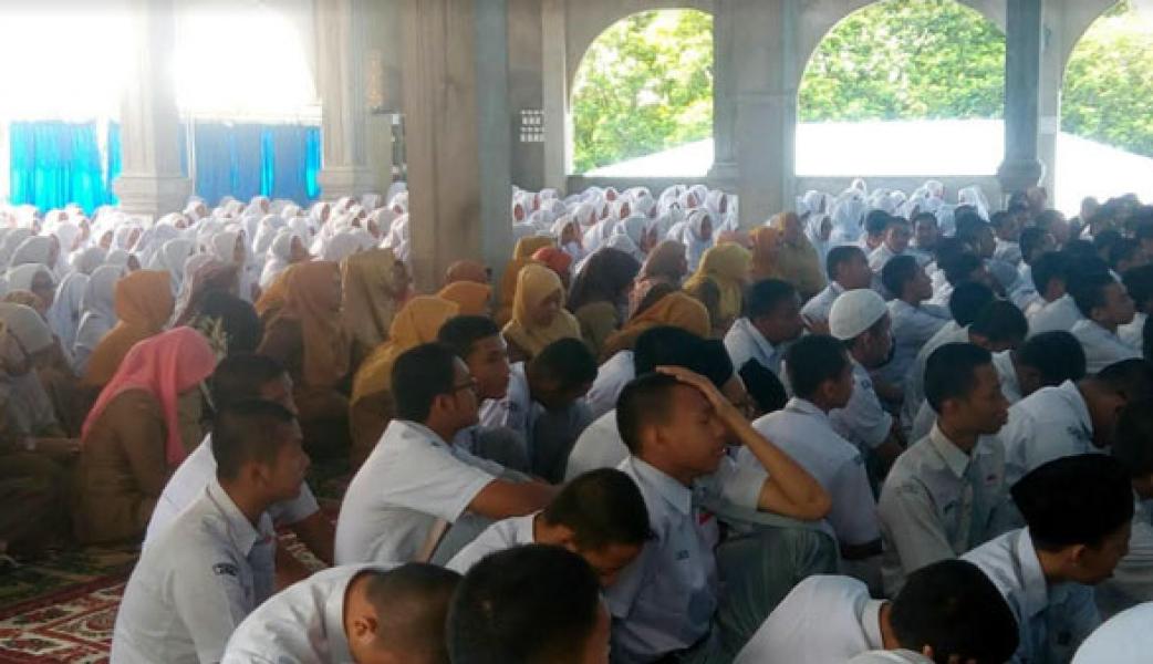 SMAN 8 Pekanbaru Peringati Maulid Nabi Muhammad SAW