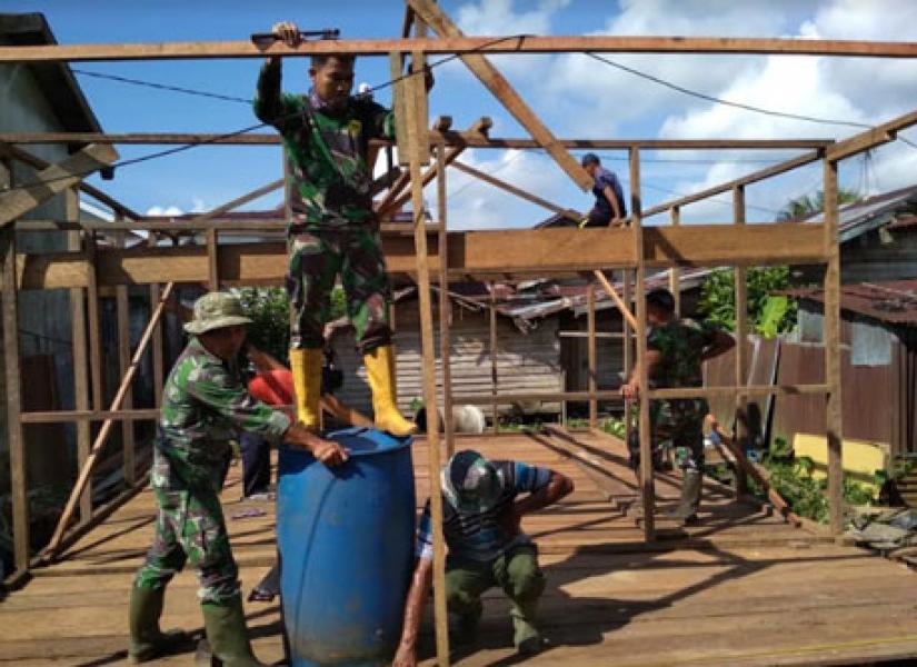 Sempena Hari Juang Kartika 2018, Kodim 0314/Inhil Bersama Baznas Bedah Rumah Warga Tidak Mampu