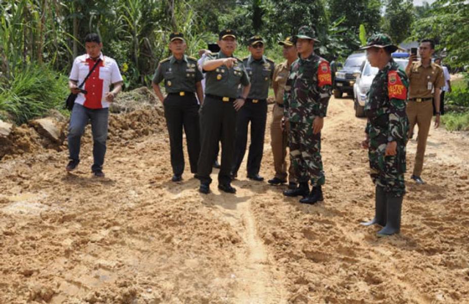 Tim Wasev TNI AD Kunjungi Pelaksanaan TMMD-103 Pekanbaru