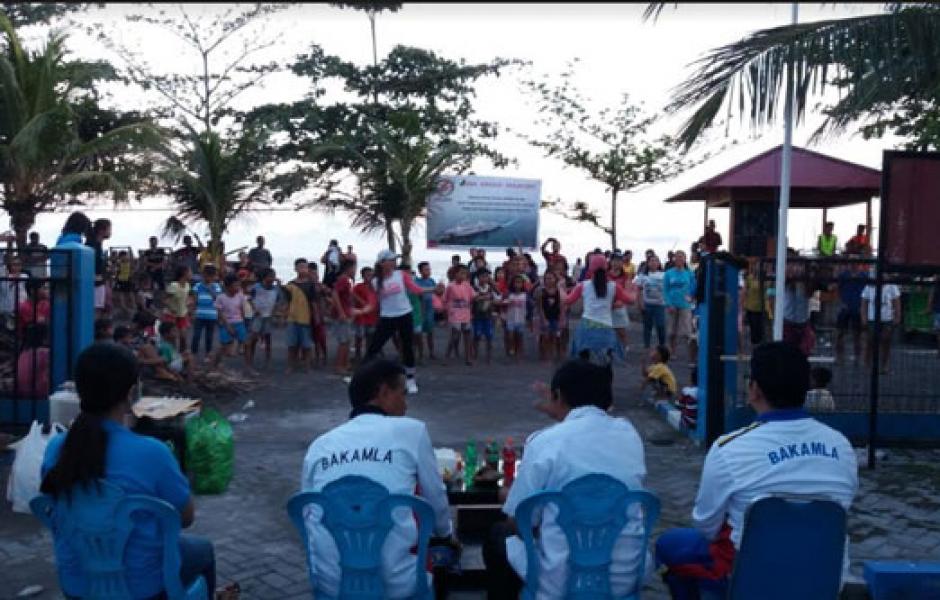 Tingkatkan Interaksi Harmonis Dengan Masyarakat, SPKKL Kema Bakamla Ajak Senam Bersama