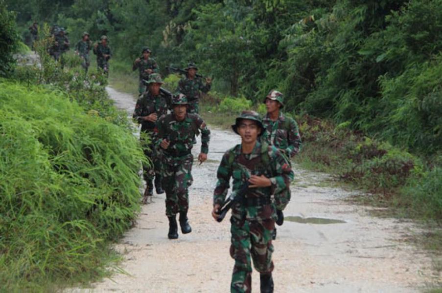 Tingkatkan Kemampuan Fisik Dan Mental, Prajurit Yonif 132/BS Laksanakan Lari Beban Tempur 10 Km