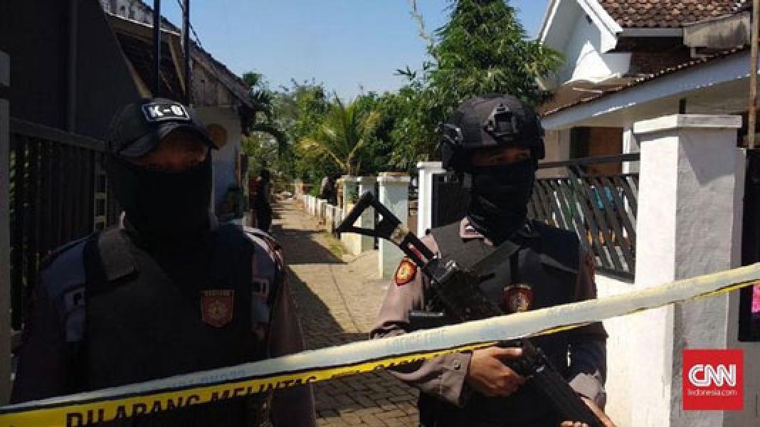 Ada Buku Jihad, Densus 88 Tangkap 5 Terduga Teroris di Riau