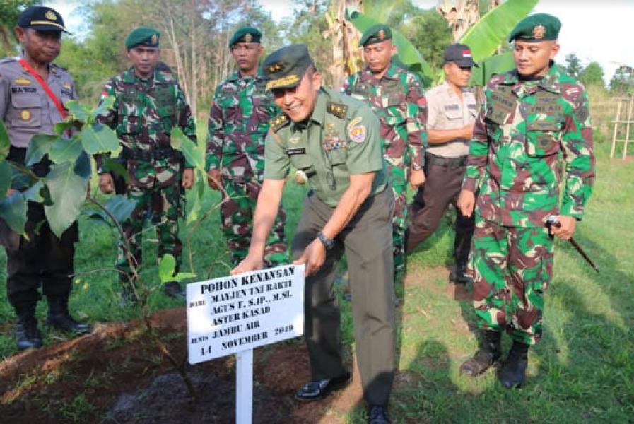 Aster Kasad Kunjungi Satgas Pamtas Yonif MR 411/Pdw Kostrad di Perbatasan RI-PNG