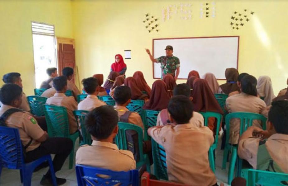 Babinsa Koramil 11 Tambusai Tumbuhkan Jiwa Kepahlawanan dan Cinta Tanah Air