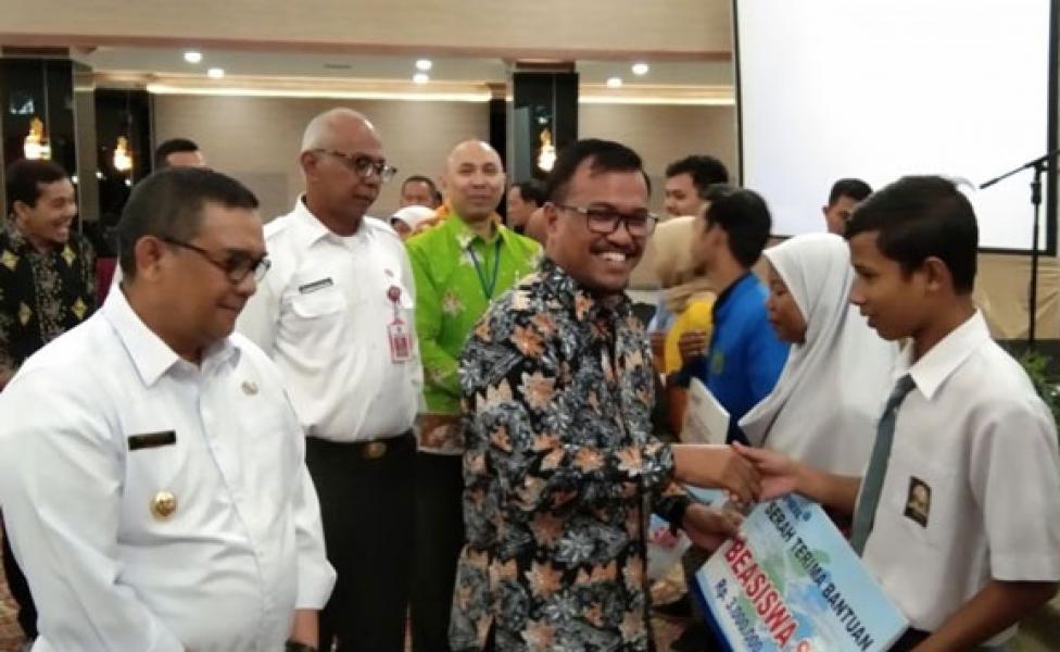 Beasiswa Pendidikan untuk Investasi SDM di Daerah