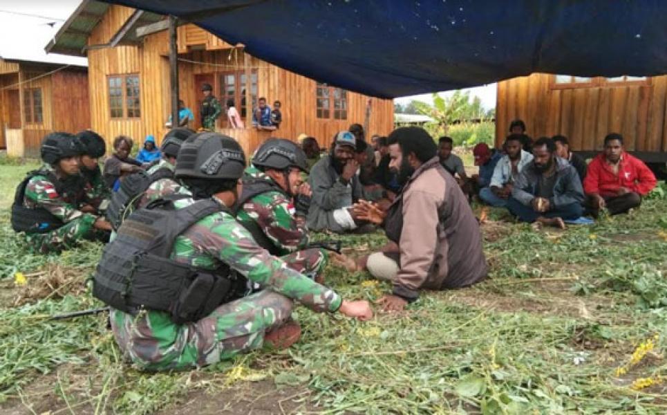 Bertemu Tokoh Masyarakat, Satgas Yonif R 514/SY Jaga Kondusifitas Keamanan