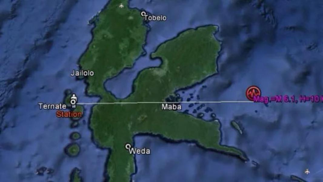 Gempa 7,1 M Maluku Utara Potensi Tsunami, Warga Ngungsi di Bukit