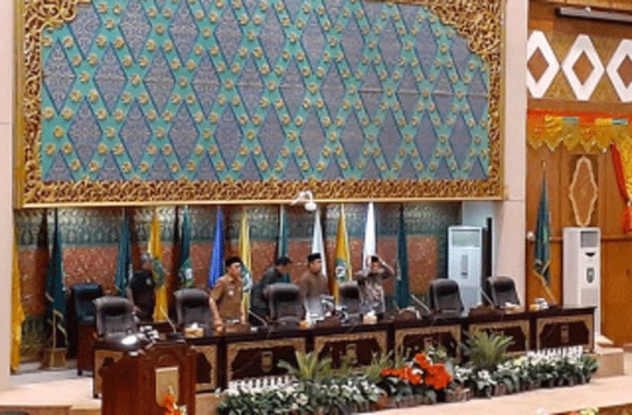 Gubri Sampaikan Nota Keuangan APBD Riau 2020 Sebesar Rp12,379 Triliun
