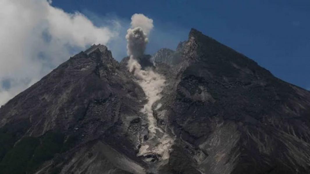 Gunung Merapi Meletus, Awan Panas Setinggi 1 Km
