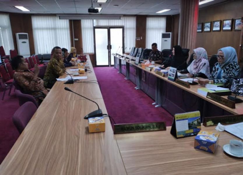 Kadisdik Riau Dinilai Enggan Akomodir Tuntutan Guru Honor