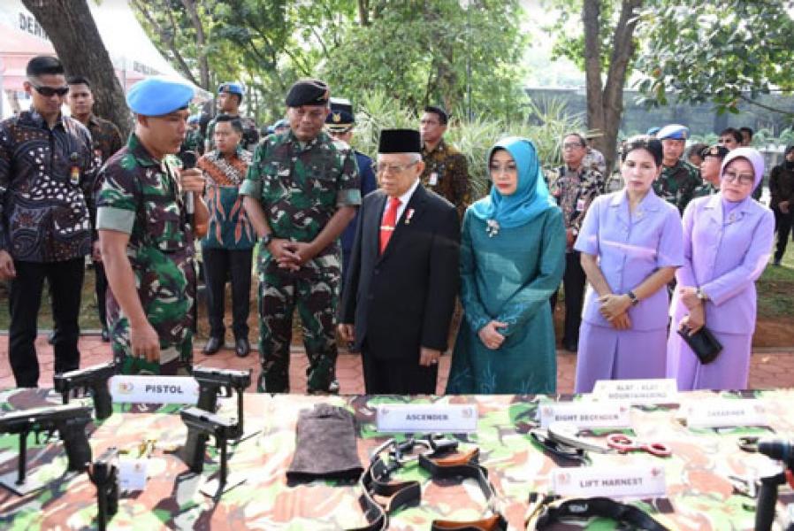 Kasum TNI Sambut Kedatangan Wapres RI di Mako Paspampres