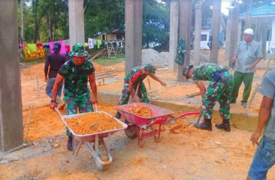Koramil 11 Tambusai Ratakan Tanah SMK Swasta Terpadu Bina Insan Mandiri