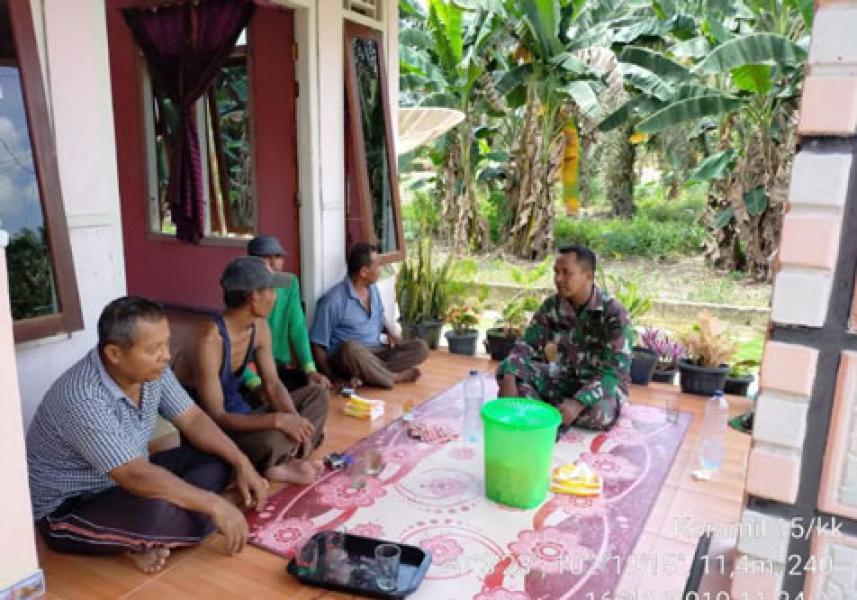 Laksanakan Komsos, Babinsa Koramil 15/KK Kodim 0313/Kpr Bentuk �Mitra Karib�