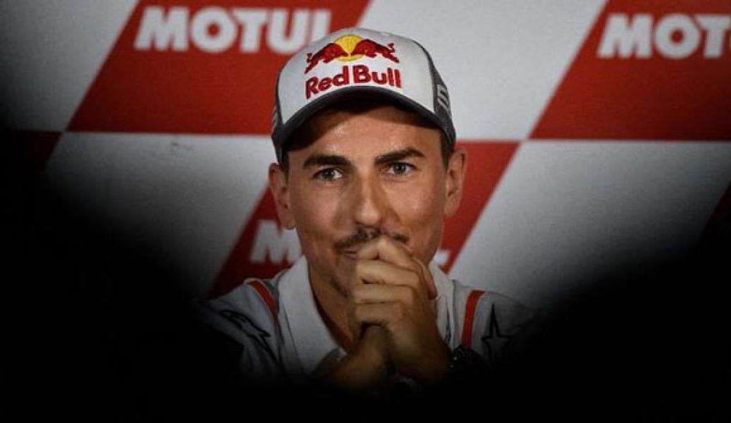 Lorenzo Liburan ke Bali Usai Pensiun dari MotoGP