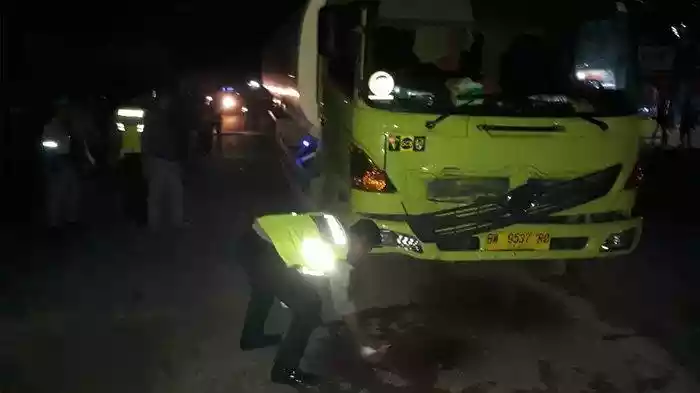 Pengendara Motor Tewas Terlindas Truk Pengangkut CPO